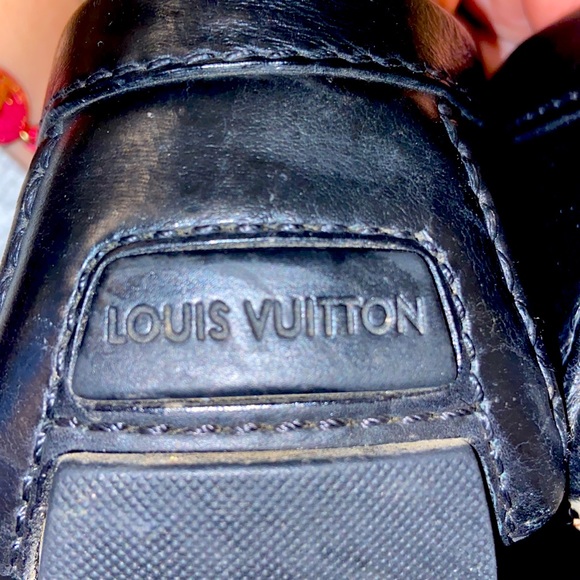 Louis Vuitton - Picture 2 of 4